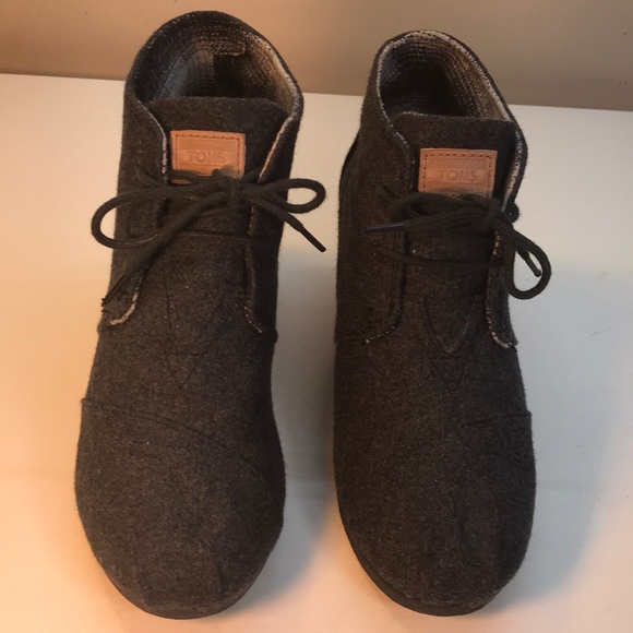 TOMS Gray Wool Wedge Booties Size 8 - Picture 3 of 12